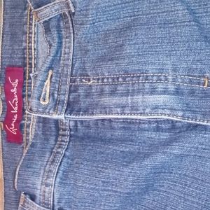 Gloria Vanderbilt jeans